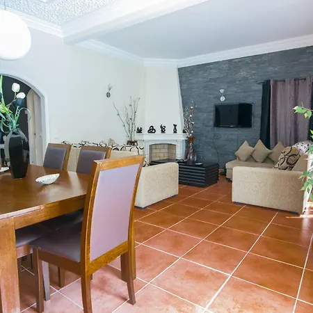 Ferienhaus Moradia Correia *